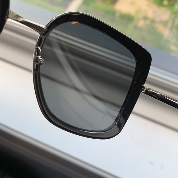 Authentic Prada Sunglasses SPR59M - Picture 8 of 9